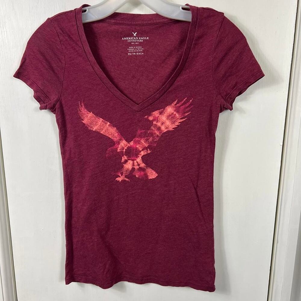 American Eagle maroon v-neck logo short sleeve t-shirt. Size XS